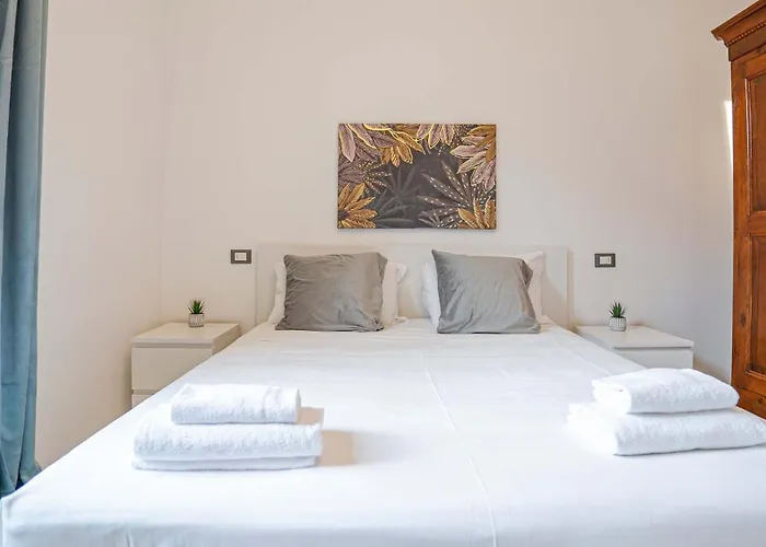 Easytopstay - Colonna Guest House Roma